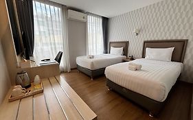 โรงแรมลัคกี้ กรุงเทพ สุขุมวิท 26